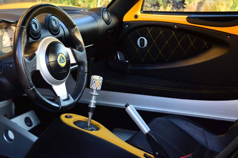Illustration for article titled At $35,900, Would You Put Your Body Into This Widebody 2005 Lotus Elise?